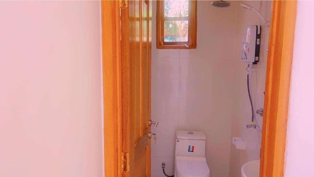 Evelina House Hostel Boma la Ngombe Luaran gambar