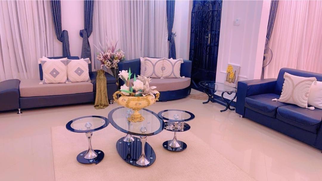 Evelina House Hostel Boma la Ngombe Luaran gambar