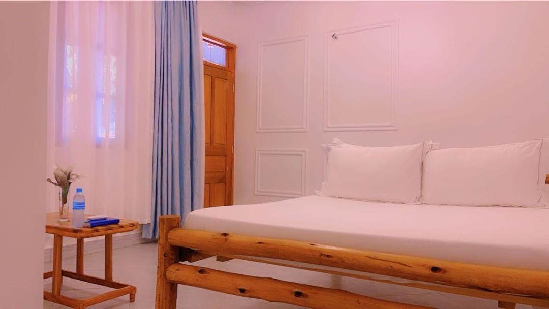 Evelina House Hostel Boma la Ngombe Luaran gambar